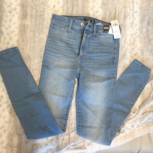 Abercrombie & Fitch High Rise super skinny jean